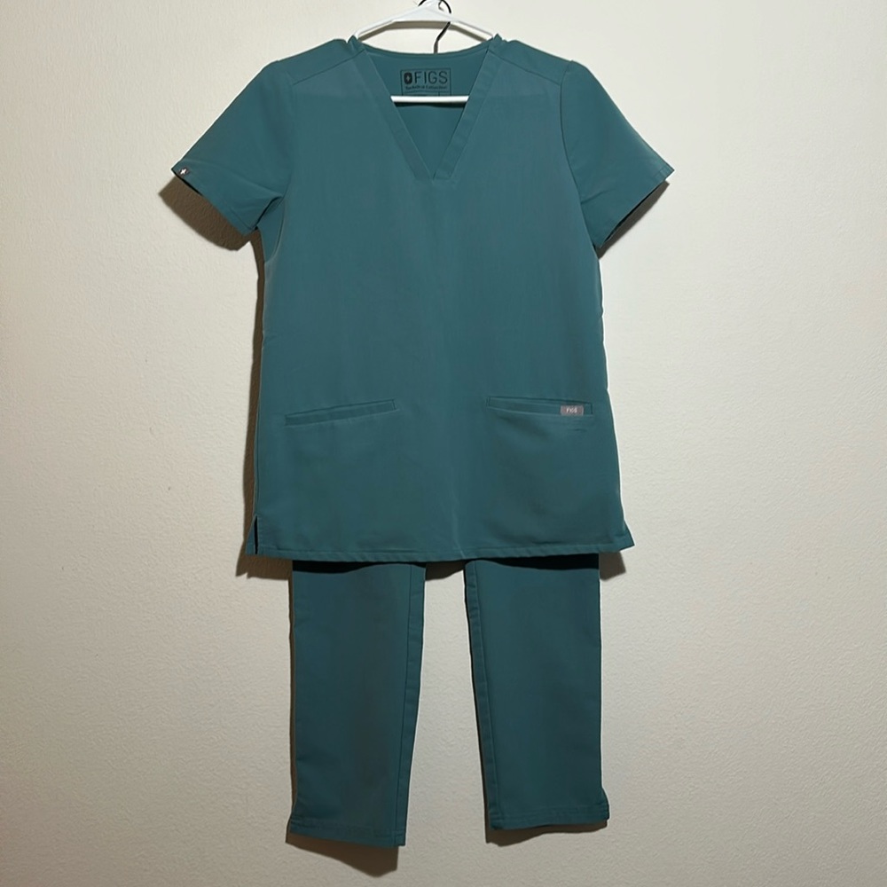FIGS Scrub Set in XS